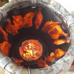 J&J ส้มตำไก่อบโอ่งโบราณ