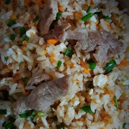 ข้าวผัดหมูใส่ไข่