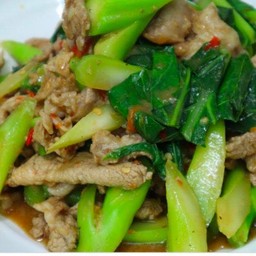 คะน้าหมูชิ้น(ราดข้าว)