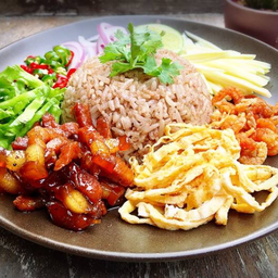 ข้าวคลุกกะปิทรงเครื่อง