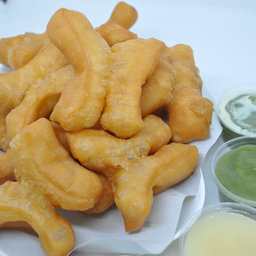 ปาท่องโก๋ ชุดเเล็ก 7 ชิ้น พร้อมเครืี่องจิ้ม