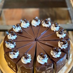 Chocolate cake ช็อคโกแลตเค้ก