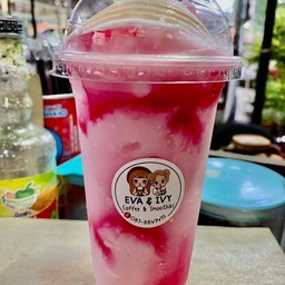 มะพร้าวปั่นนมชมพู