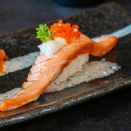 แซลมอนย๊าวยาวเผาไฟ