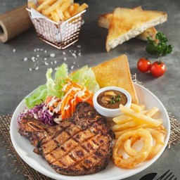 สเต็กพอร์คชอร์ปพริกไทยดำ