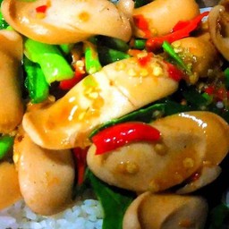 คะน้าไส้กรอก  ราดข้าว