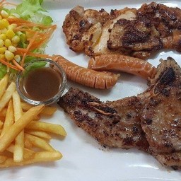 Set4= พอร์คชอปคุโรบุตะ+ไก่สไปซี่+ไส้กรอกไก่ 2 ชิ้น