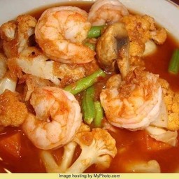 แกงส้มกุ้งผักรวม