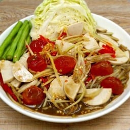 ตำไก่ยอไข่แดงเค็ม