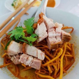 ข้าวซอยหมูกรอบ