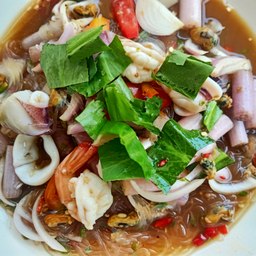 ยำวุ้นเส้นทะเล