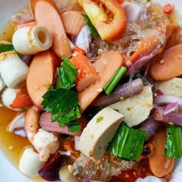 ยําวุ้นเส้นใส้กรอก