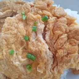 ไข่เจียวหมูสับราดข้าว