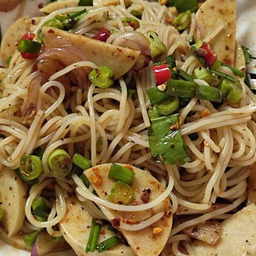 ยำขนมจีนหมูยอ