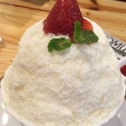 นมสตรอเบอรี่