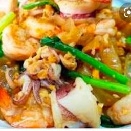 ผัดซีอิ้วเส้นใหญ่ทะเล