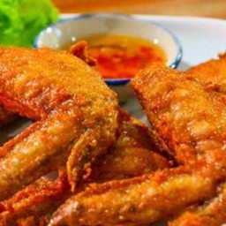 ปีกไก่ทอดนํ้าปลา