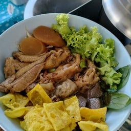 Ami ก๋วยเตี๋ยวไก่มะระบุฟเฟต์