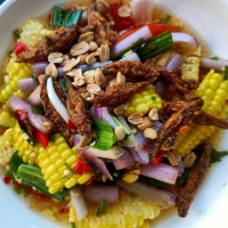 ยำข้าวโพดปลากรอบ