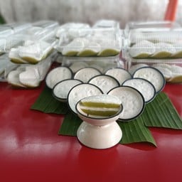 ร้านลูกชิ้นทอด&ขนมถ้วย เวียงพาน