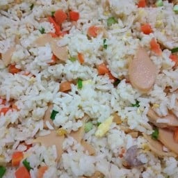 ข้าวผัดไส้กรอก