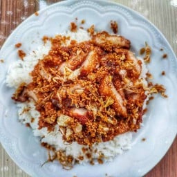 ครัวหลังบ้านหมูสามชั้นทอดงา&ไก่ทอดงา&ตามสั่ง🏠 สาขา 1 ซอยพัฒนา