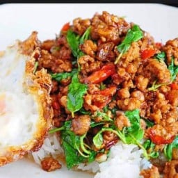 ข้าวกระเพรา 89 ไม่ใส่น้ำมัน +หมูปิ้งสูตรโบราณ+เนื้อย่างจุ๋มกะทิ