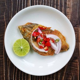 ยำปลาอินทรีย์