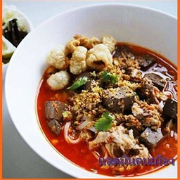 เส้นหมี่น้ำเงี้ยวตีนไก่