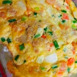 ไข่เจียวกุ้งสับ(ราดข้าว)แถมฟรีน้ำพริกกะปิผักสด
