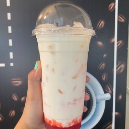 สตอเบอร์รี่นมสดเย็น