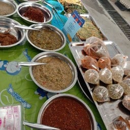 น้ำพริกสามหนุ่ม สาขา1ตลาดรวยทรัพย์