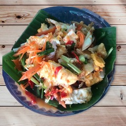 ยำไข่ดาว