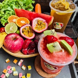 สุขใจ Healthy Juice น้ำผลไม้ปั่นเพื่อสุขภาพ(fresh juice,fruit smoothie) 8ริ้ว