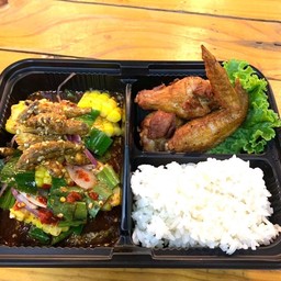 ชุดคู่ยำข้าวโพดปลากรอบ&ข้าวไก่ทอดเกลือ