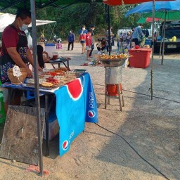 ไส้กรอกอีสาน จ่าโหน่ง