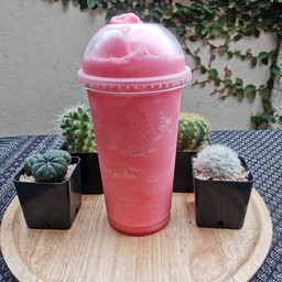 สตอเบอร์รี่ สมูทตี้ โยเกิร์ต