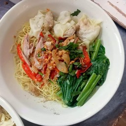 บะหมี่เกี๊ยวเป็ดหมูกรอบ