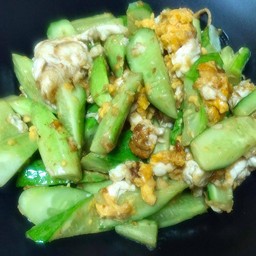 ผัดแตงกวาไข่หมูสับ (กับข้าว)