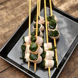 P15.เบคอนพันสาหร่ายวากาเมะ