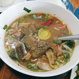 ต้มแซ่บเนื้อผสมเครื่องใน