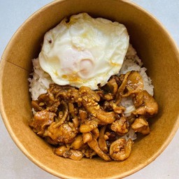 ไก่กระเทียมราดข้าว