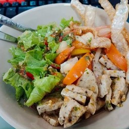 ฮักยำหมูยออุบล&ยำแหนมข้าวทอด