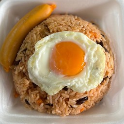 ข้าวผัดอเมริกัน(แบบใส่เนื้อสัตว์)