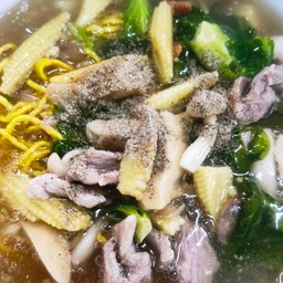 หมี่กรอบราดหน้าหมู