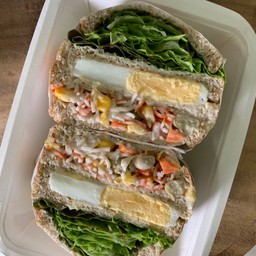 จัมโบ้สลัดปูอัด ไข่