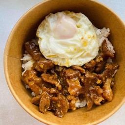 หมูกระเทียมราดข้าว