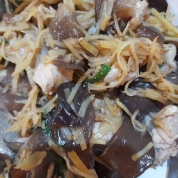 ผัดขิง (ไก่-หมุ-หมุกรอบ-เนื้อ-กุ้ง-หมึก-กระดูกอ่อน)