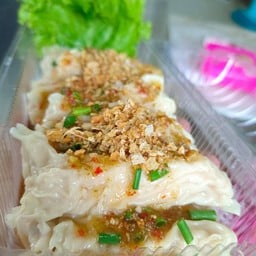 เกี๊ยวหมูเด้ง ใส้โคตรจุก น้ำจิ้มซีฟู้ดมะนาวล้วนๆ