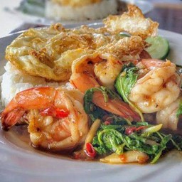 ข้าวกระเพรากุ้ง